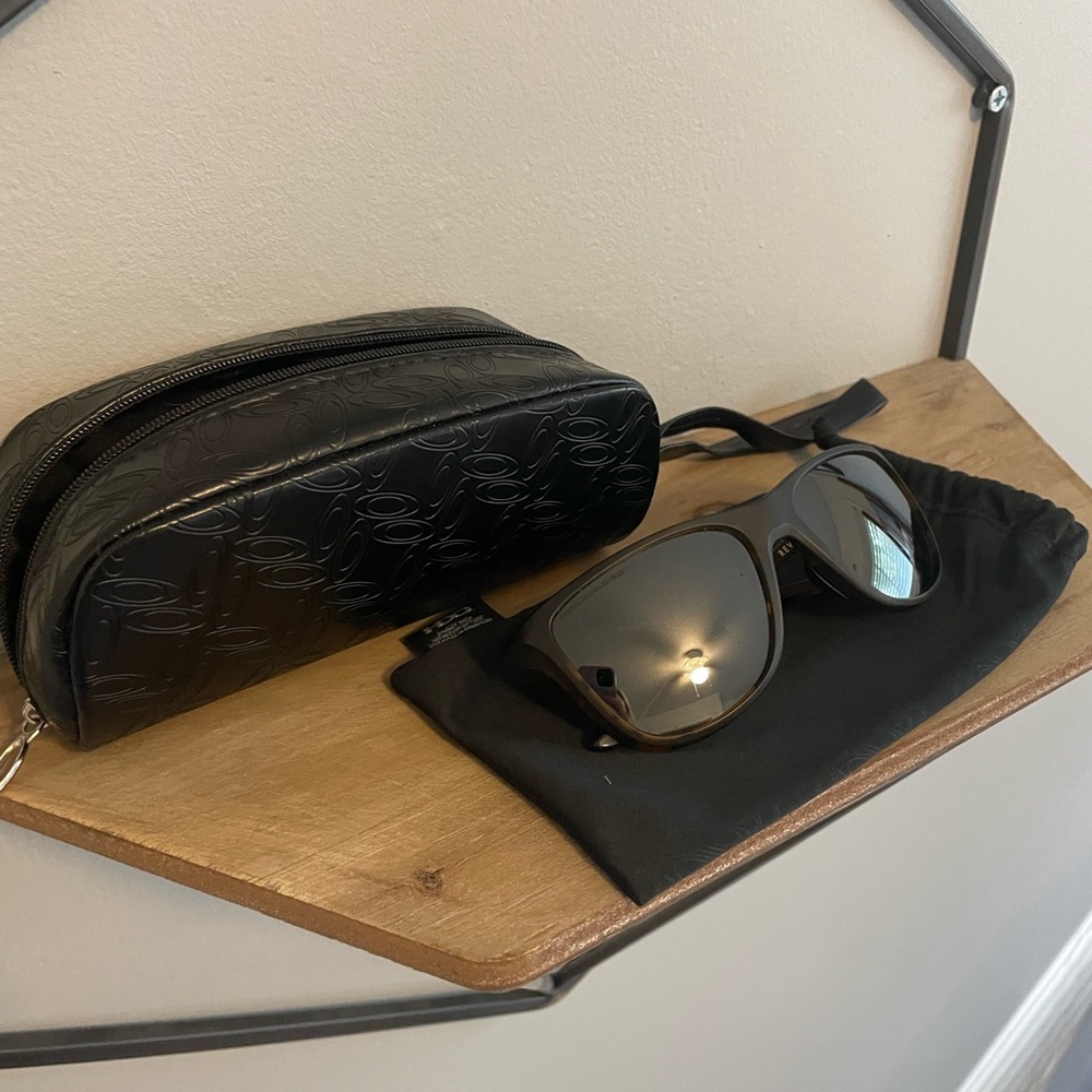 Oakley Reverie women’s sunglasses